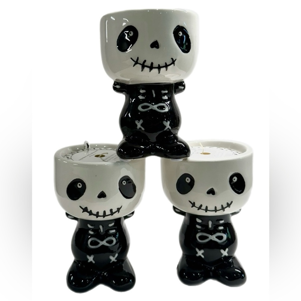 NEW Cupcakes & Cashmere "Pumpkin Patch" 5 oz. Halloween Candle - Picture 6 of 8